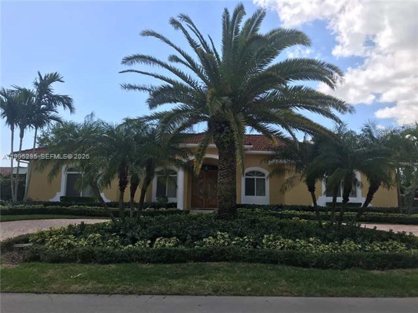 PALMETTO BAY House: 8750 SW 164th St