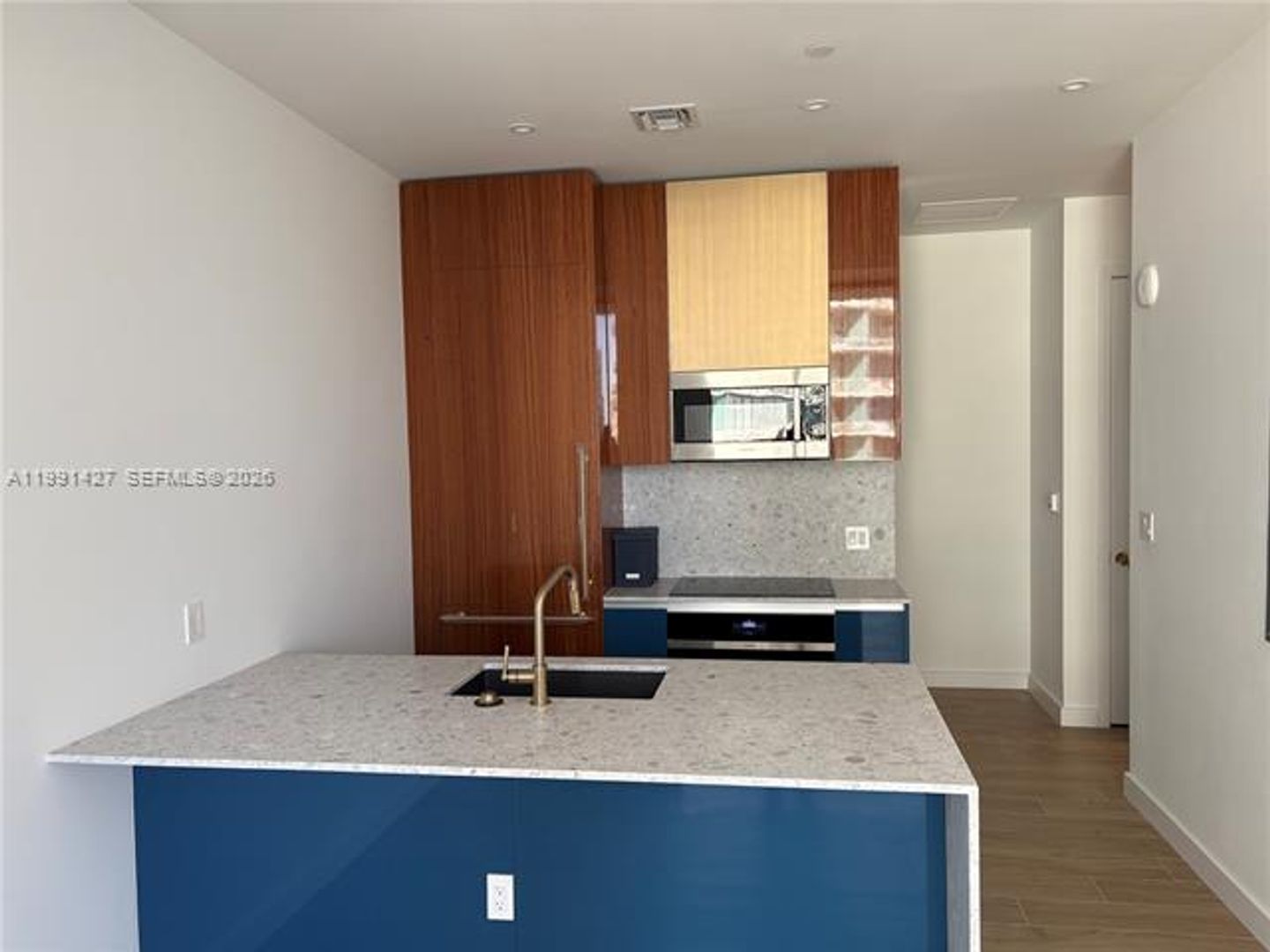 MIAMI Apartment: 2655 S Bayshore Dr # 1607