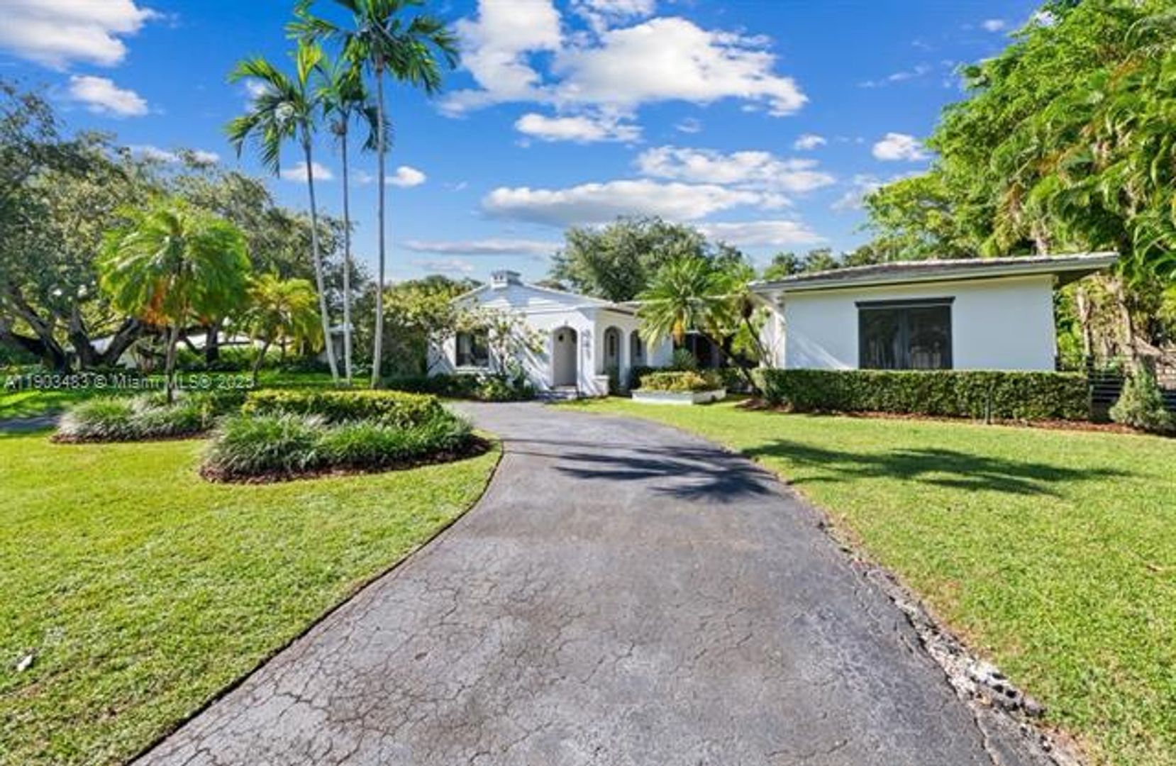 MIAMI House: 641 Island Rd #0