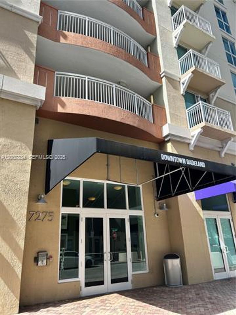 MIAMI Apartment: 7275 SW 90th St # C612