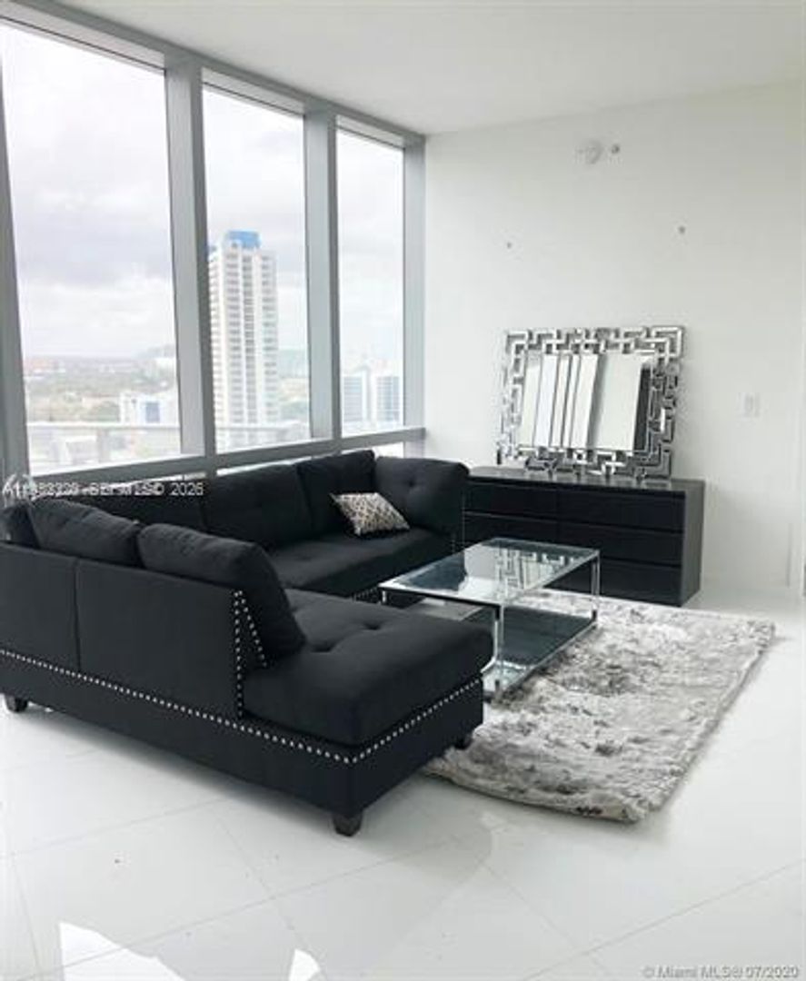 Miami Condo: 851 NE 1st Av # 1402