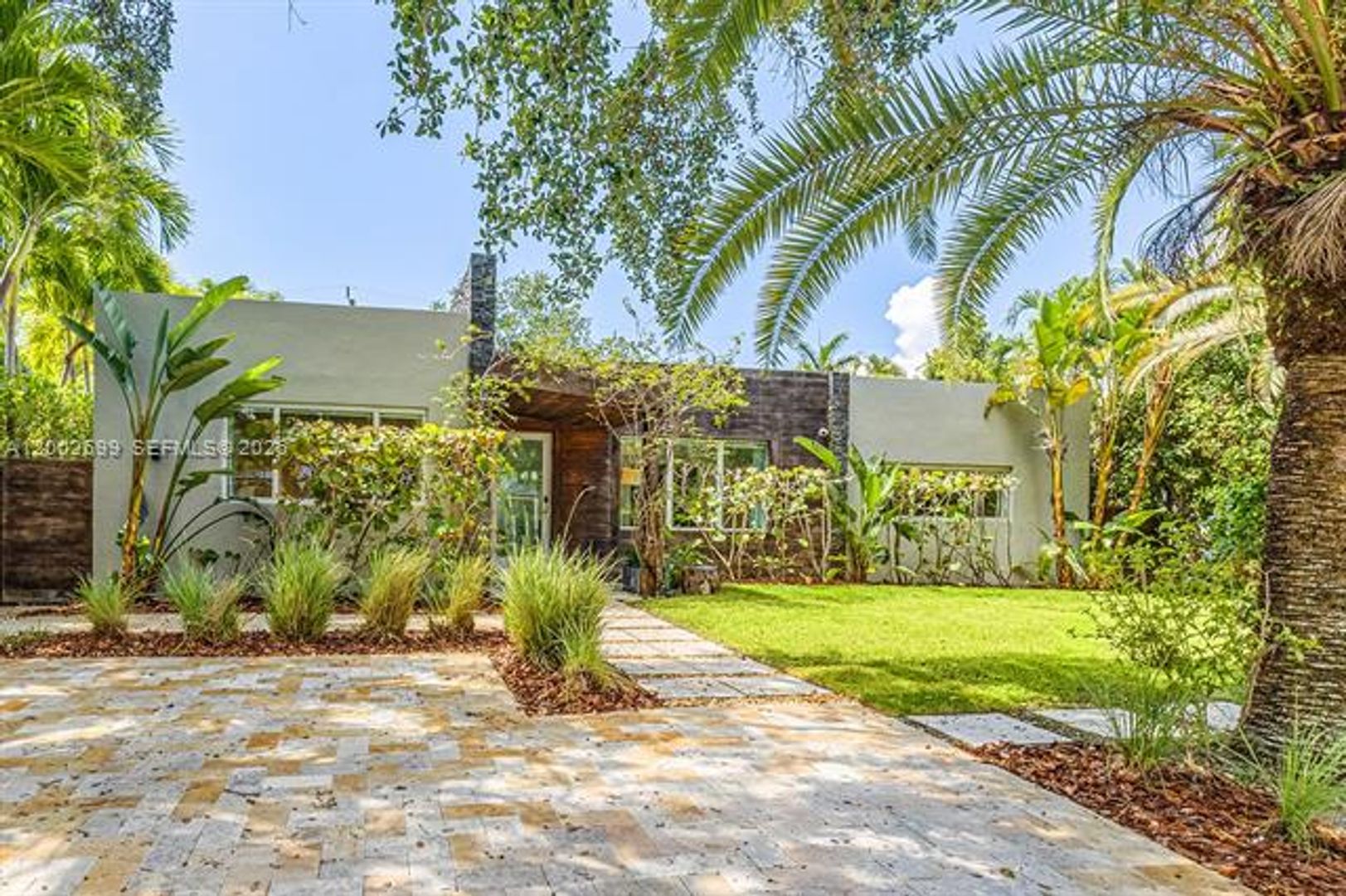 MIAMI House: 570 NE 52nd Ter