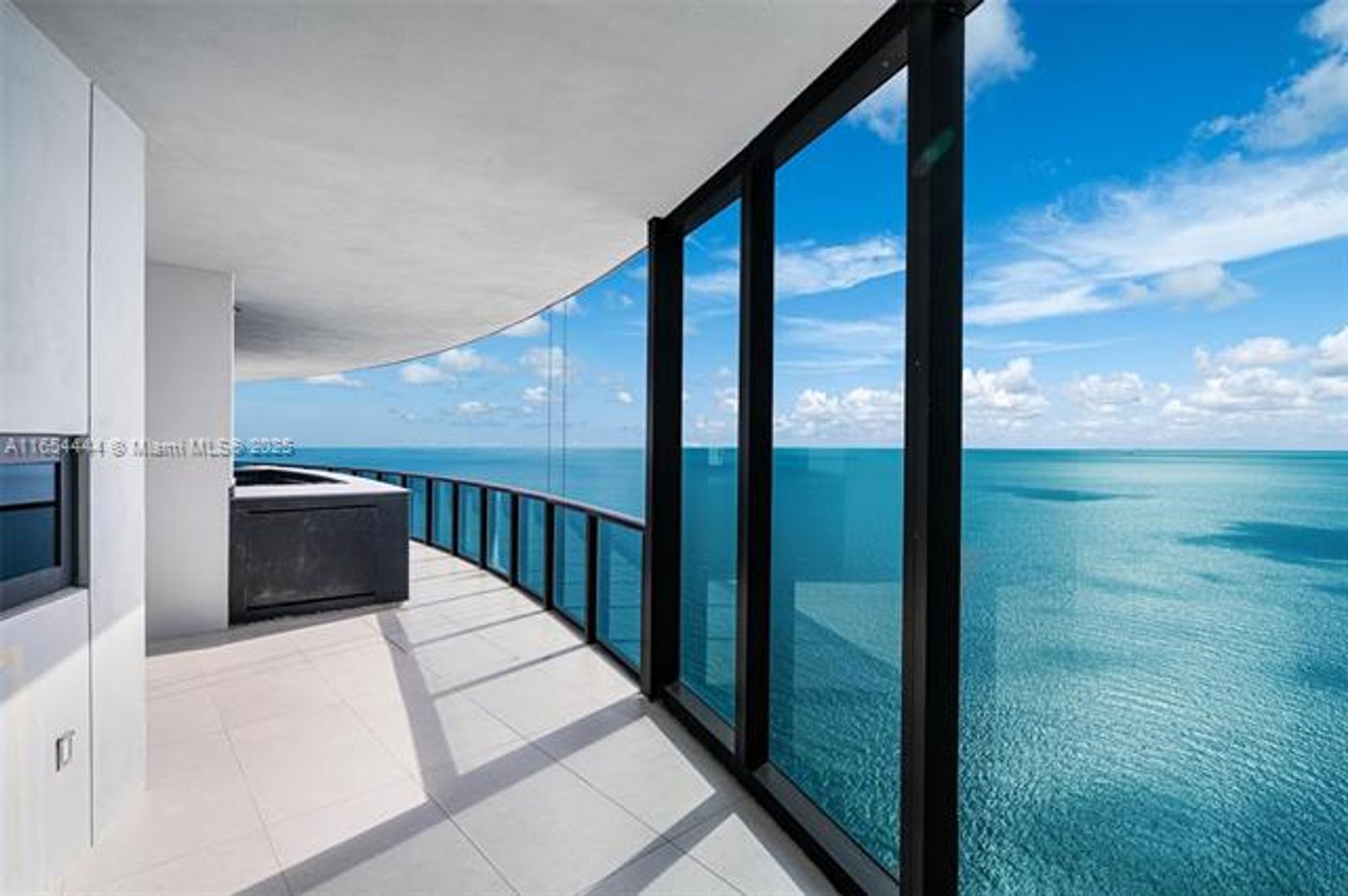 SUNNY ISLES BEACH Apartment: 18555 Collins Ave appt 5001