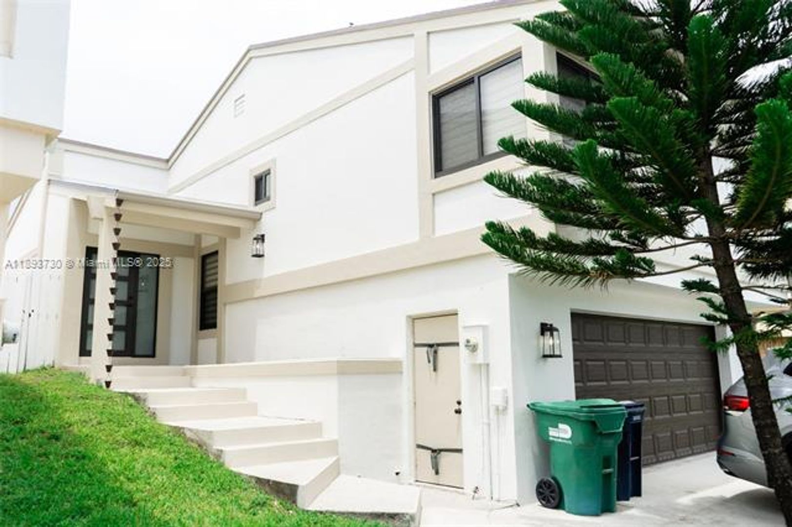 CUTLER BAY House: 21900 SW 100th Pl #0
