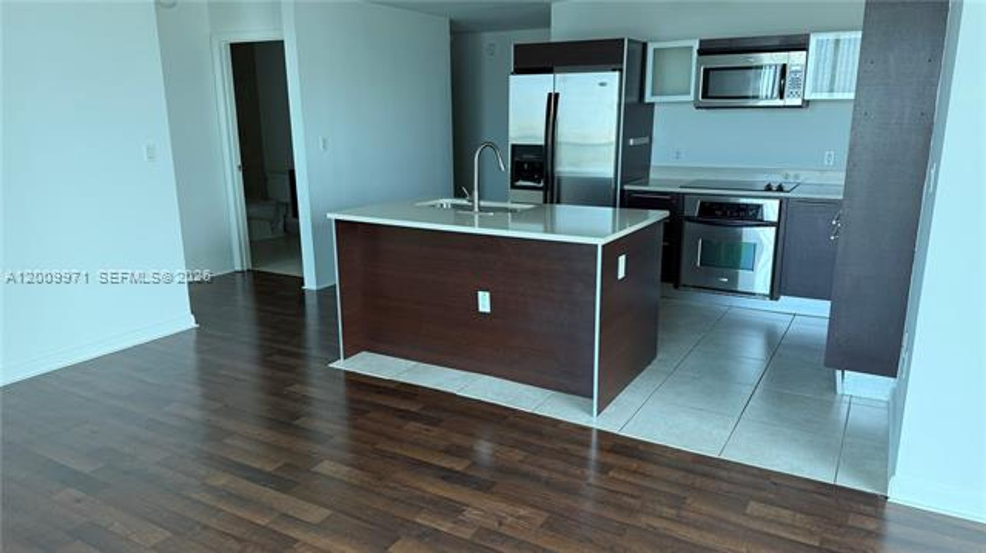 MIAMI Apartment: 1900 N Bayshore Dr # 1911