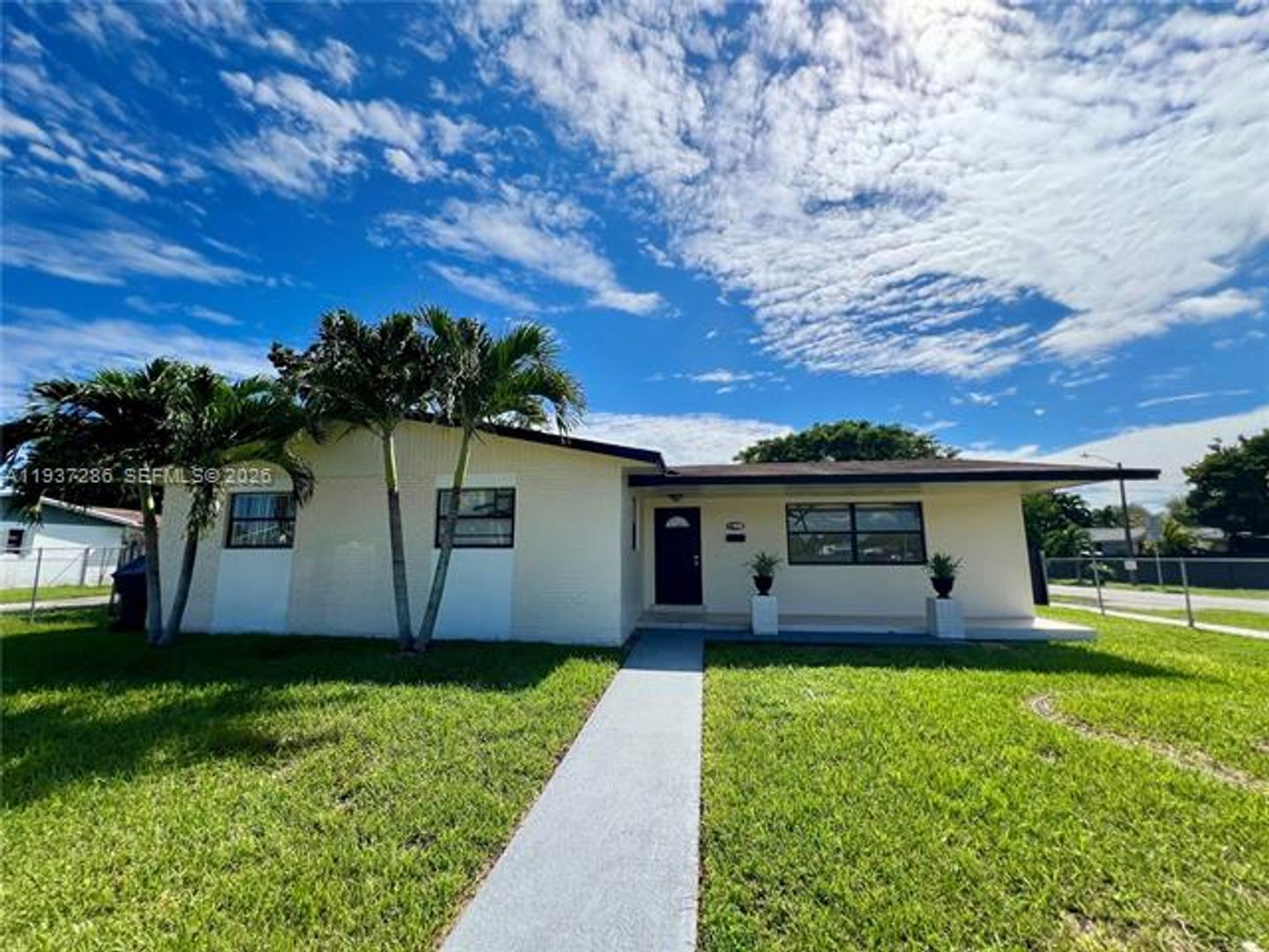 MIAMI House: 11950 SW 199th St #0