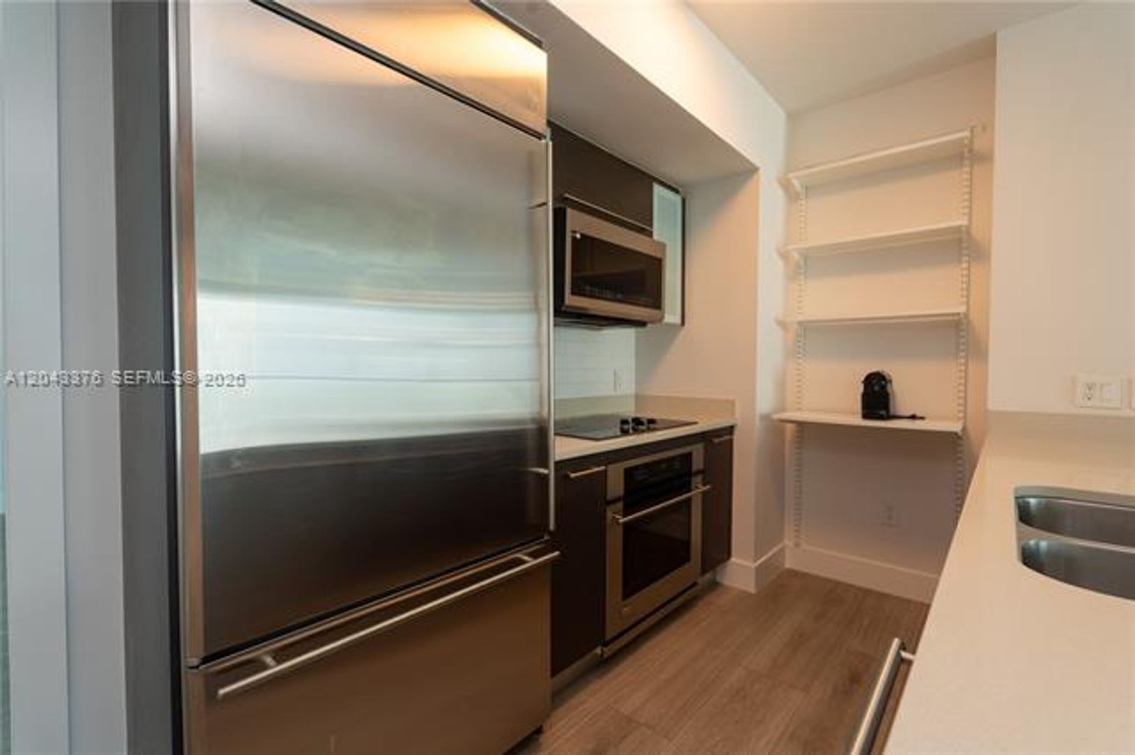 Miami Condo: 500 Brickell Ave cu-1407