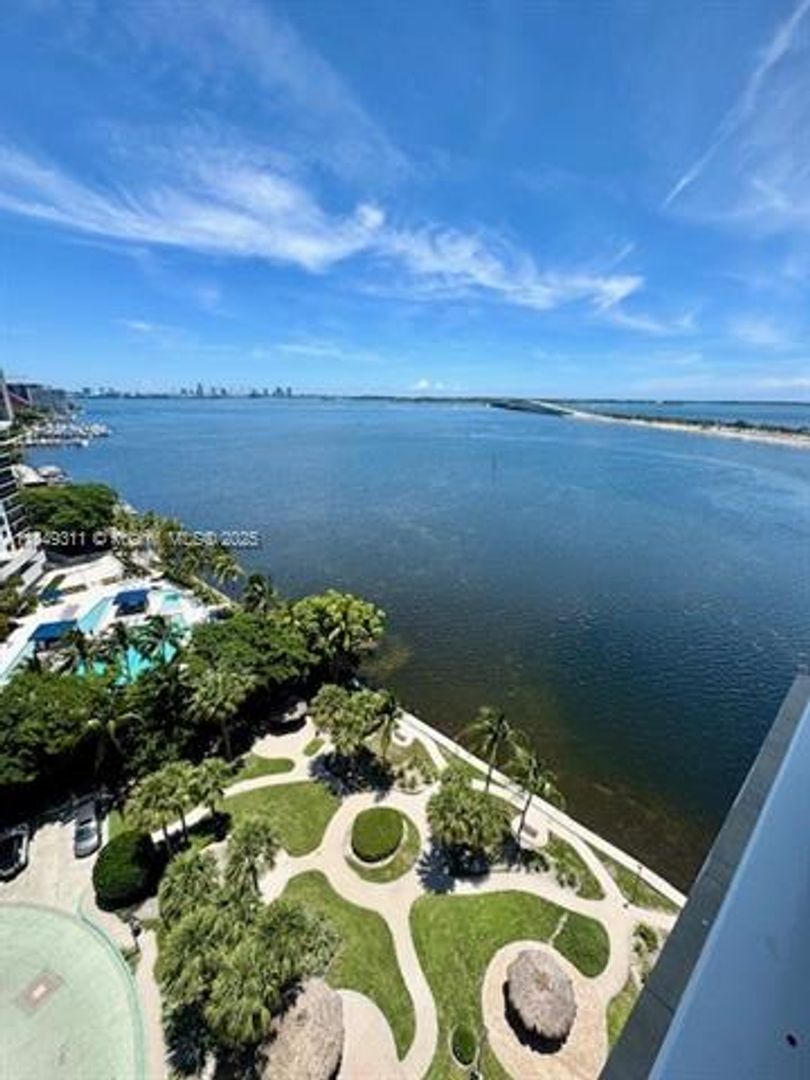 MIAMI Apartment: 2451 Brickell Ave unit 14D