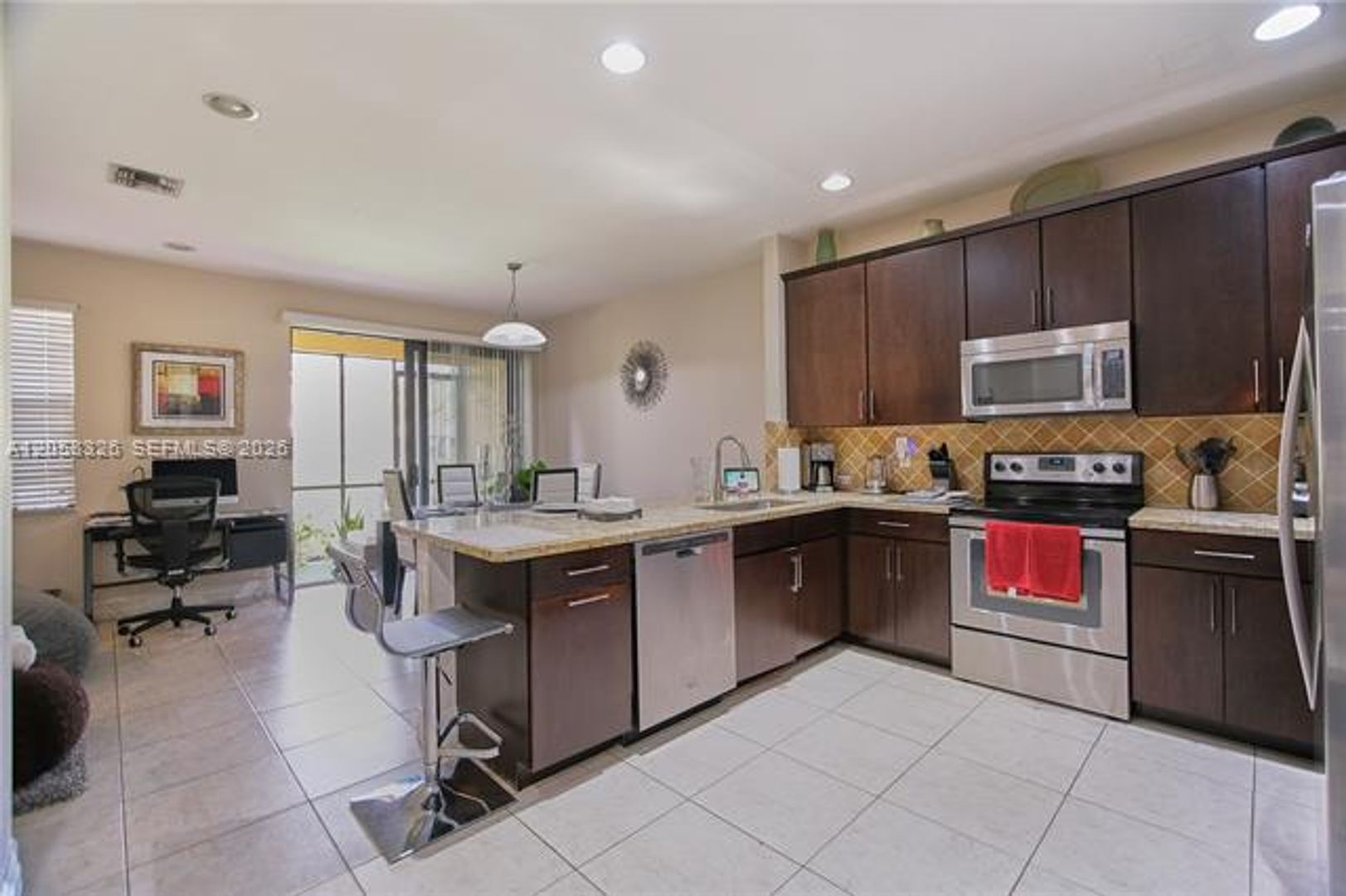 Plantation Townhome: 129 Riverwalk Cir E th 129