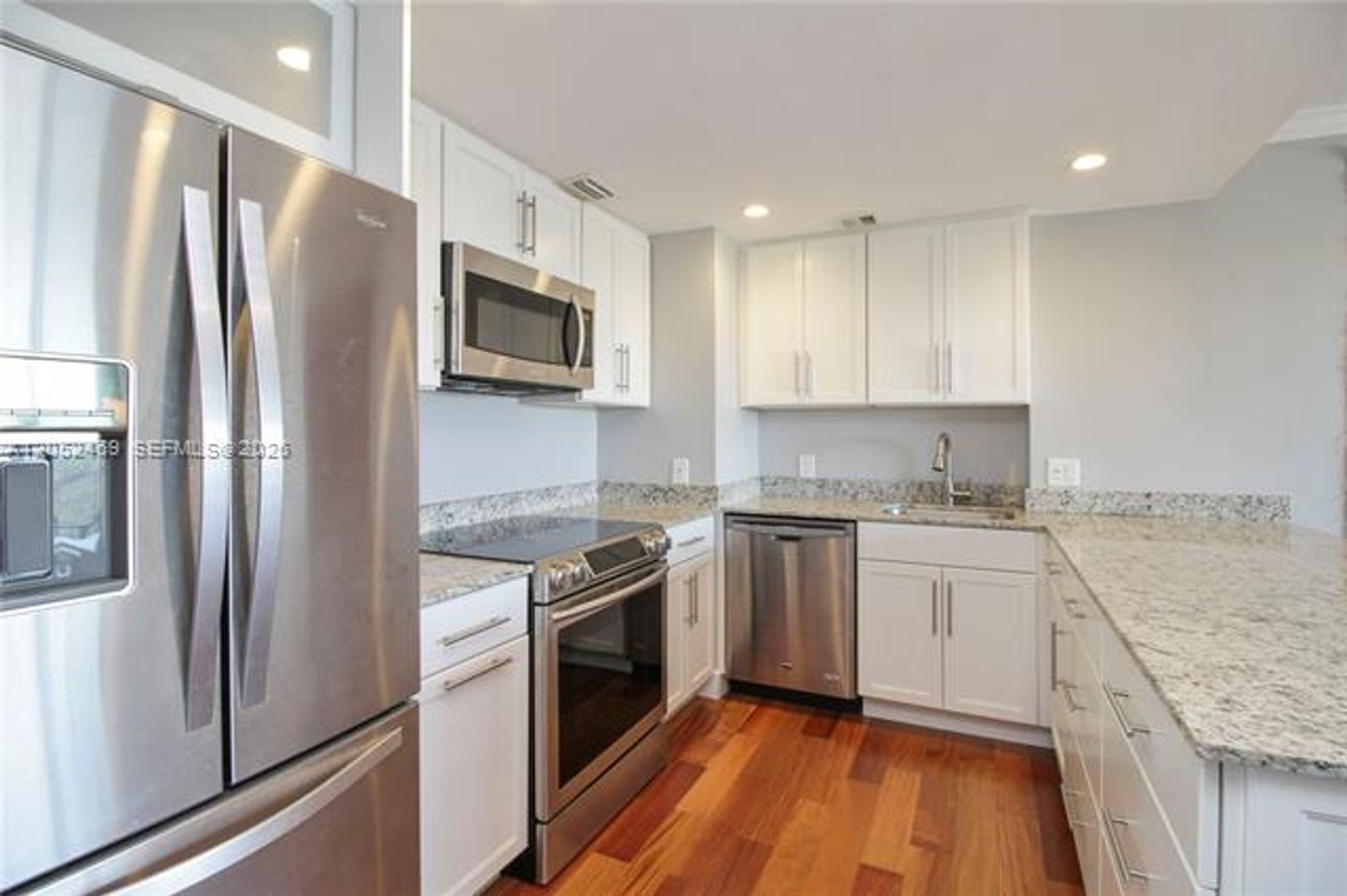 Miami Condo: 2451 Brickell Ave cu-7P