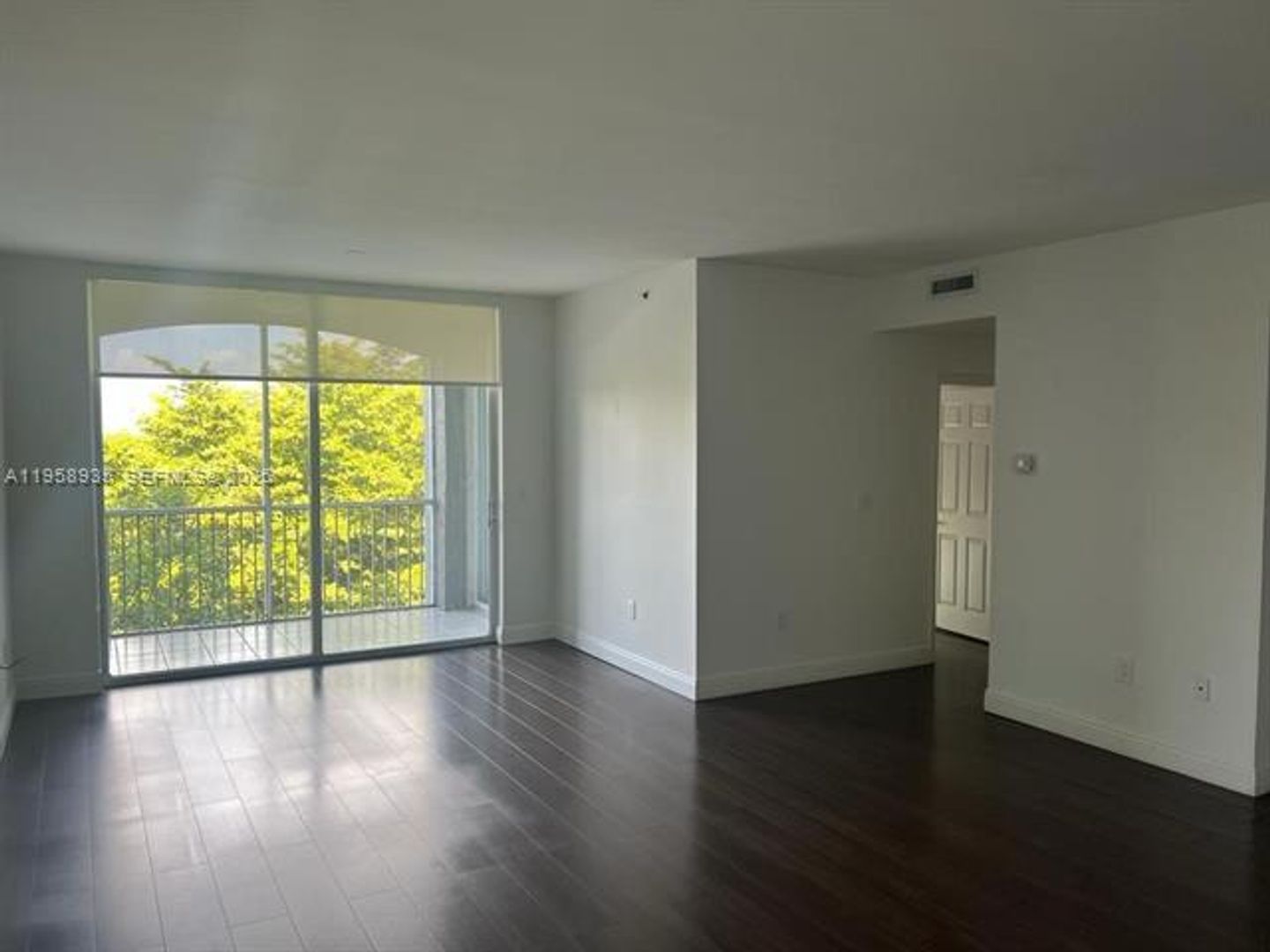 Doral Apartment: 9725 NW 52nd St unit 507