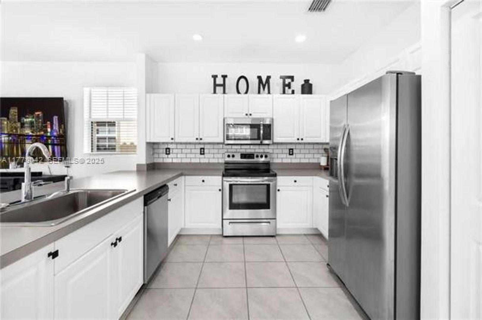 Homestead House: 11732 SW 243rd St # 11732