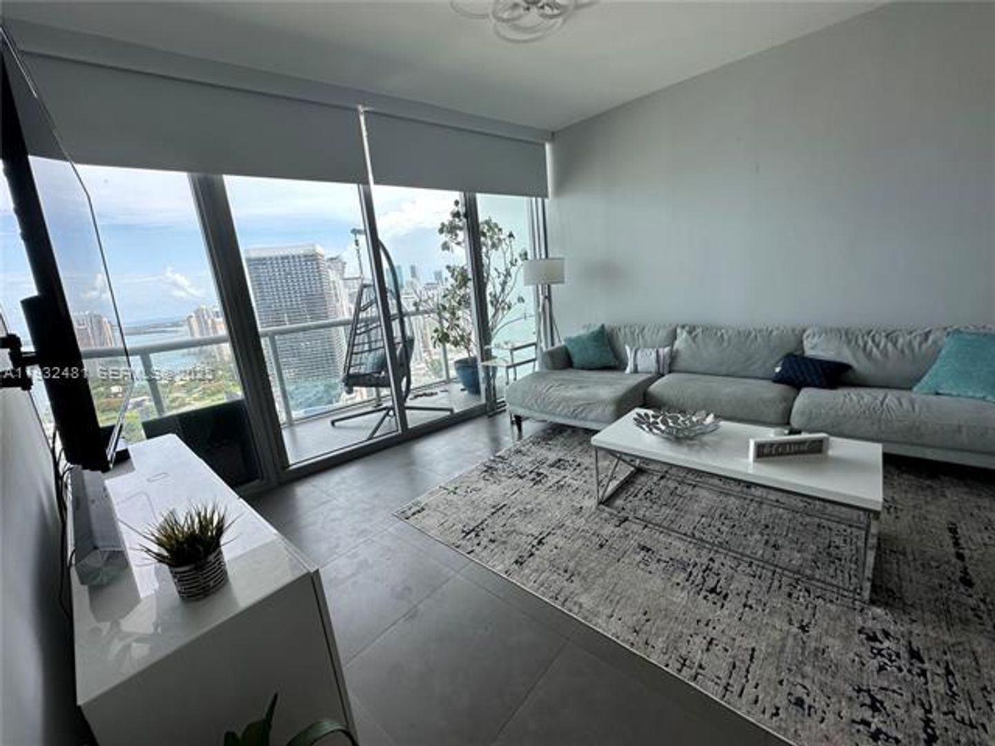 MIAMI Apartment: 888 Biscayne Blvd unit 4302