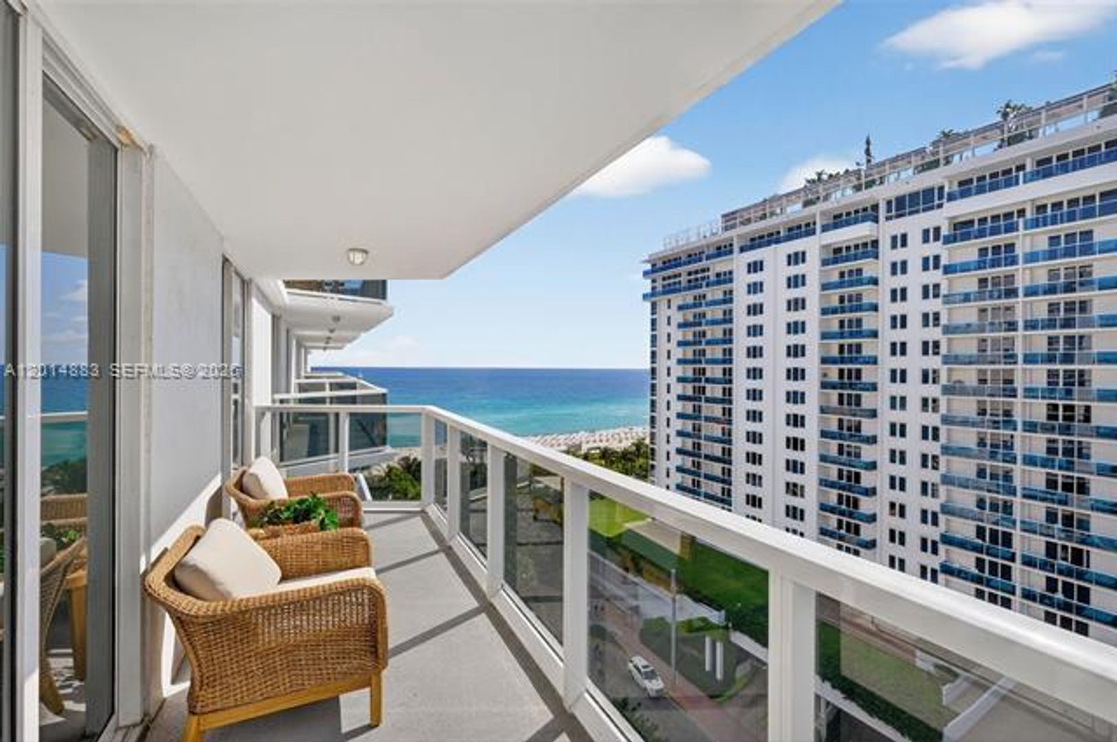 Miami Beach Condo: 2401 Collins Ave # 1406