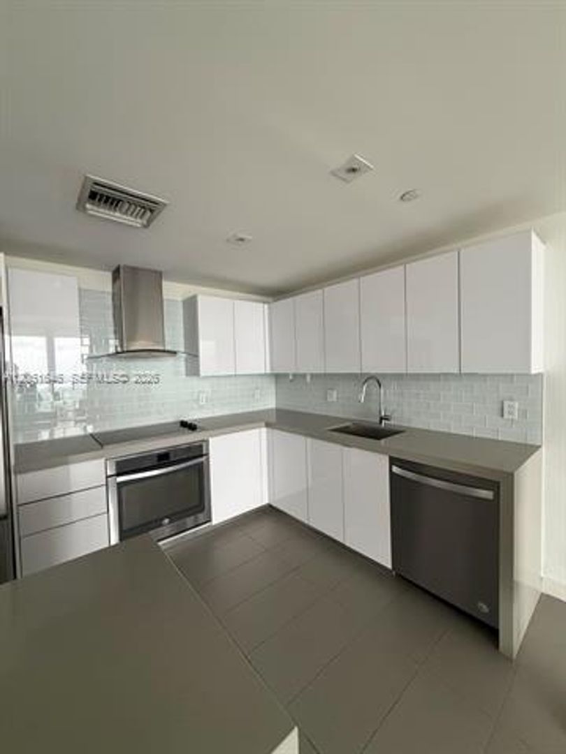 Miami Condo: 1600 NE 1st Ave cu-3617