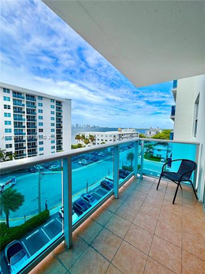 North Bay Village Condo: 7501 E Treasure Dr # 6T