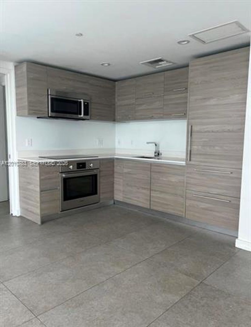 Miami Condo: 1300 S Miami Ave # 1807