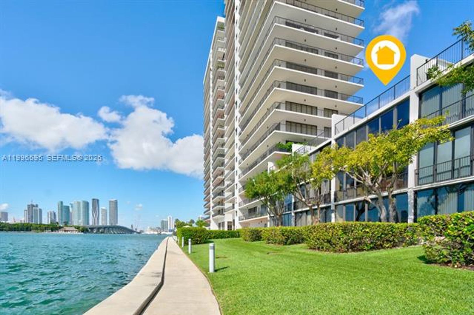 MIAMI Apartment: 1000 Venetian Way # 105