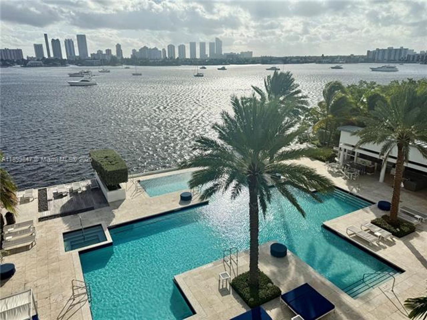 NORTH MIAMI BEACH Apartment: 17111 Biscayne Blvd unit 409