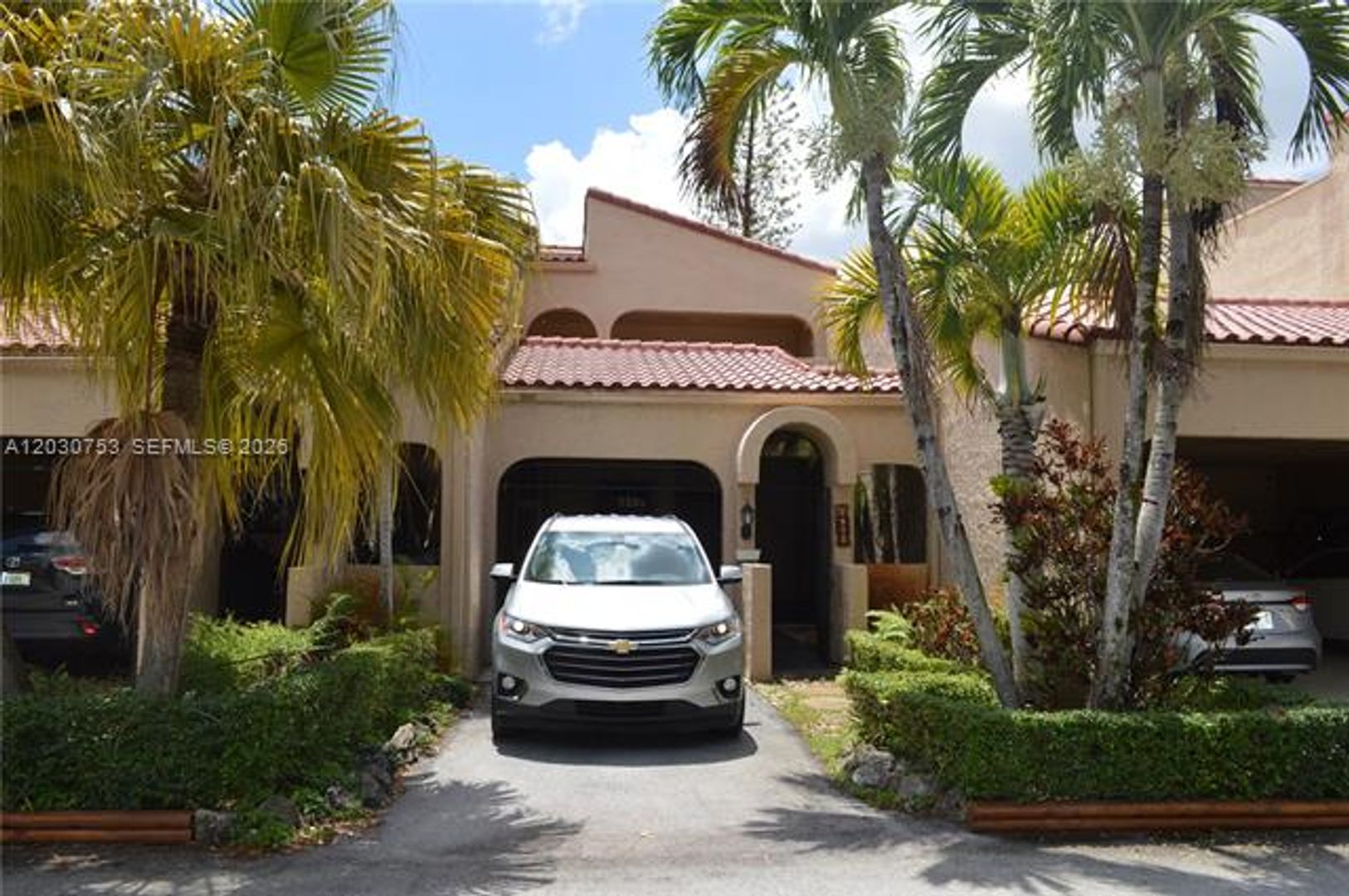 Doral Townhome: 3932 Estepona Ave # 7D5