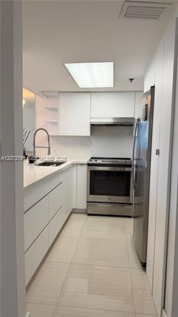 Miami Condo: 540 Brickell Key Dr cu-1101