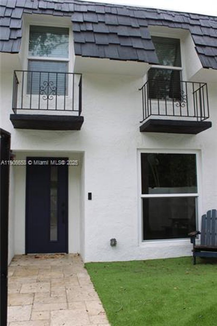 MIAMI Townhome: 9776 SW 92nd Ter #0