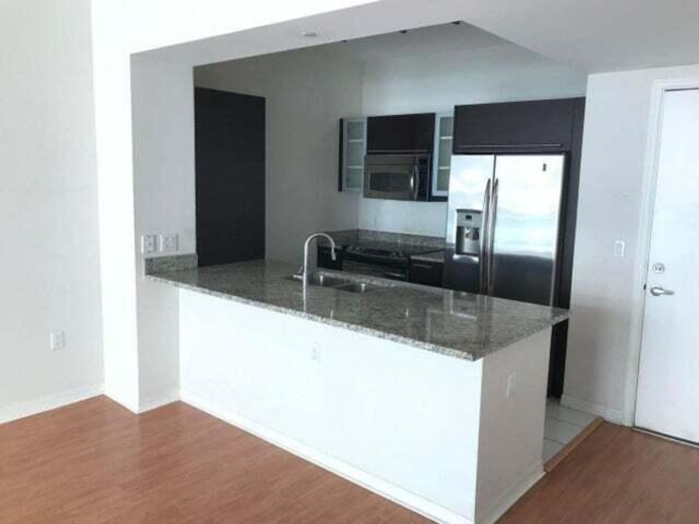Miami Condo: 950 Brickell Bay Dr cu-2802