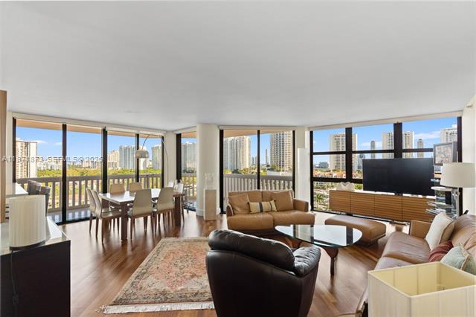 AVENTURA Apartment: 1000 W Island Blvd unit 1209