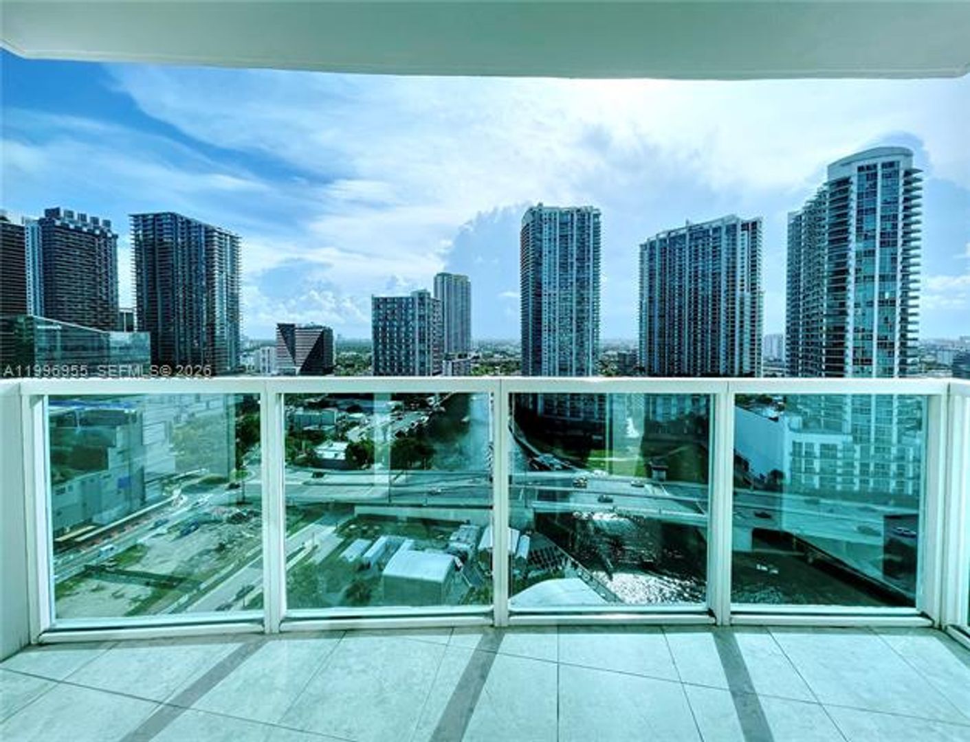 MIAMI Apartment: 31 SE 5th St # 2307