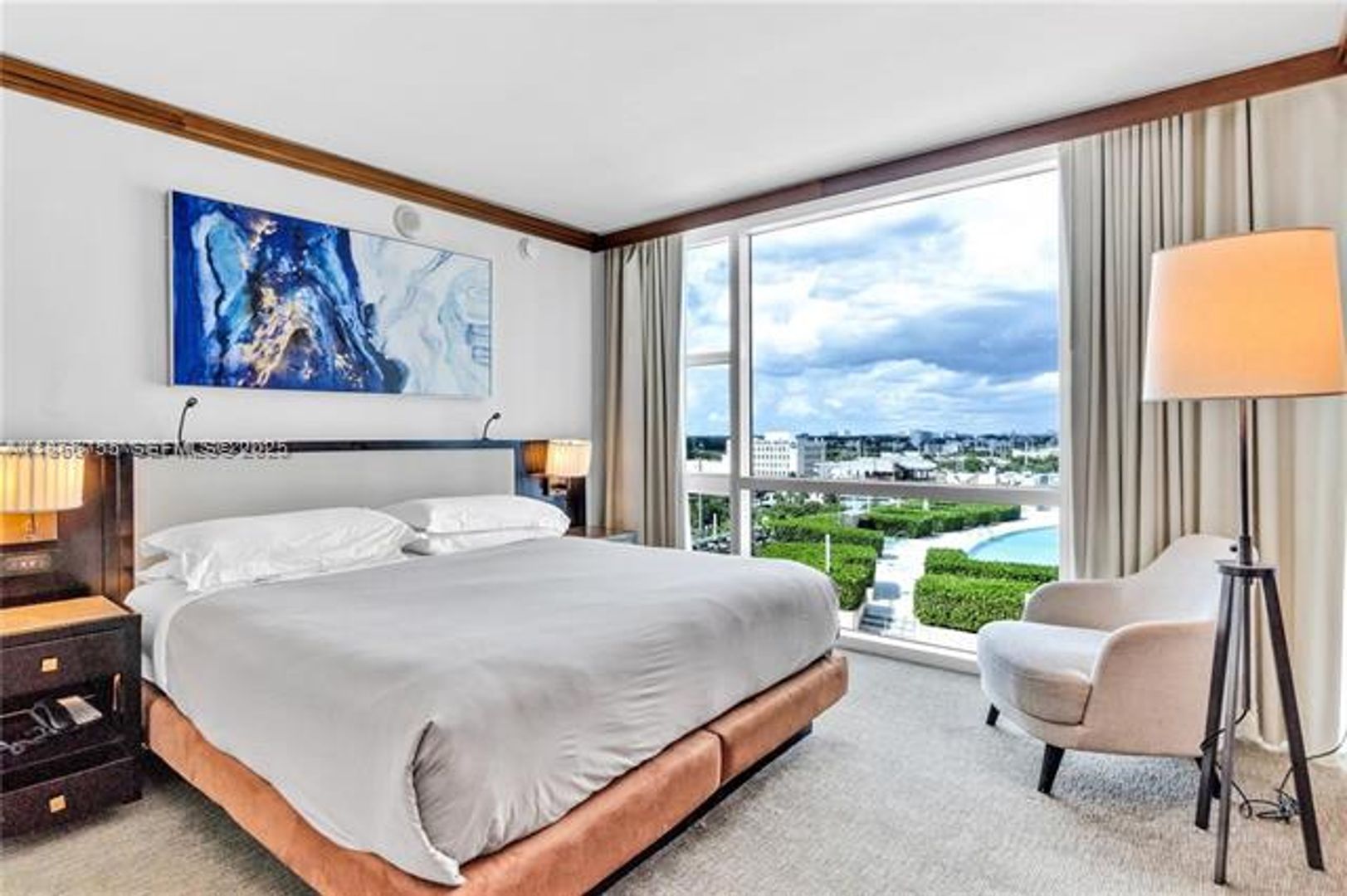 Miami Beach Condo: 6801 Collins Ave #818