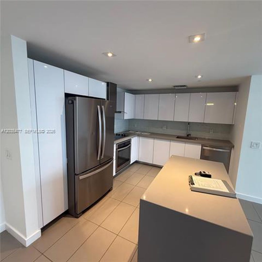 Miami Condo: 1600 NE 1st Ave cu-2607