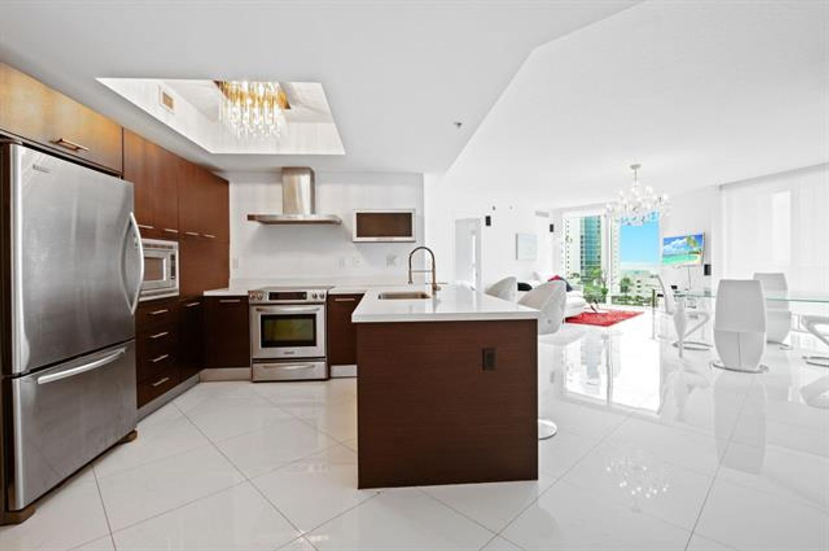 Sunny Isles Beach Condo: 200 Sunny Isles Blvd cu-2-806