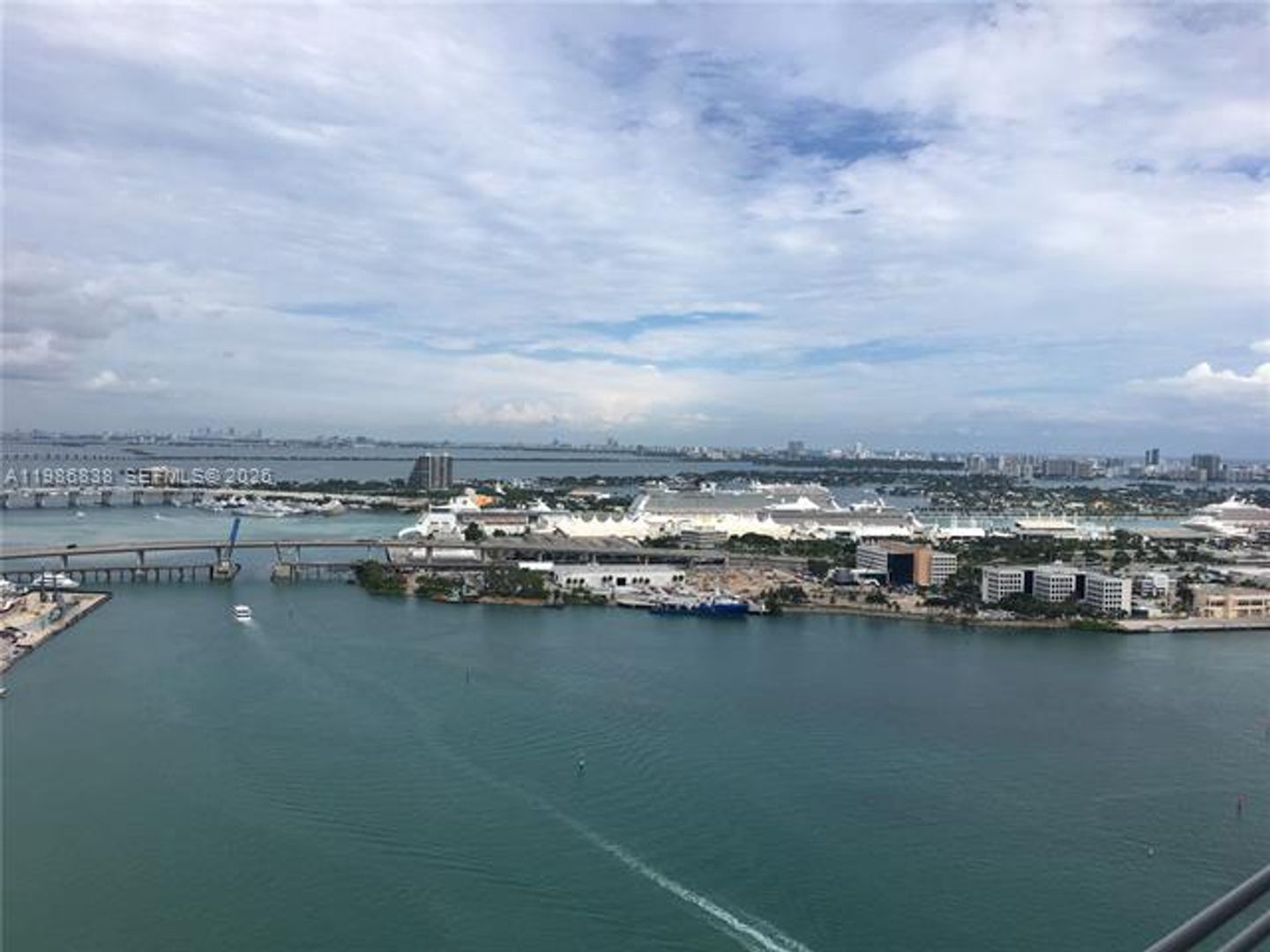 MIAMI Apartment: 335 S Biscayne Blvd # 3910
