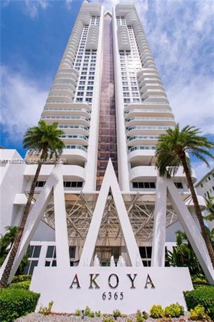 MIAMI BEACH Apartment: 6365 Collins Ave appt 806