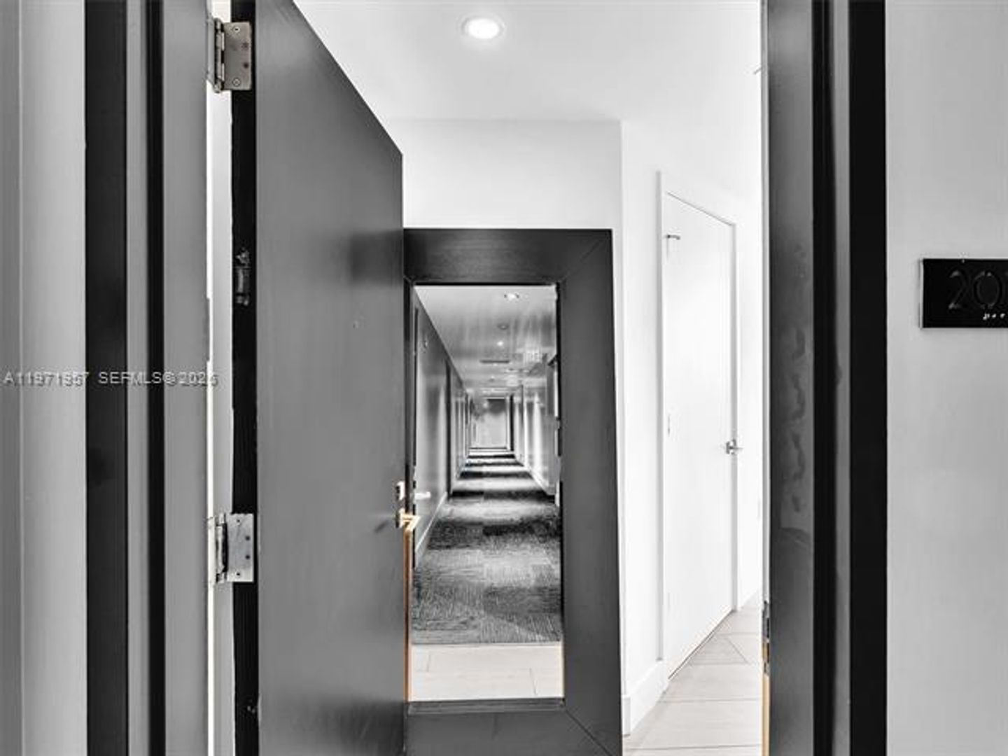 MIAMI Apartment: 121 NE 34th St unit 2016