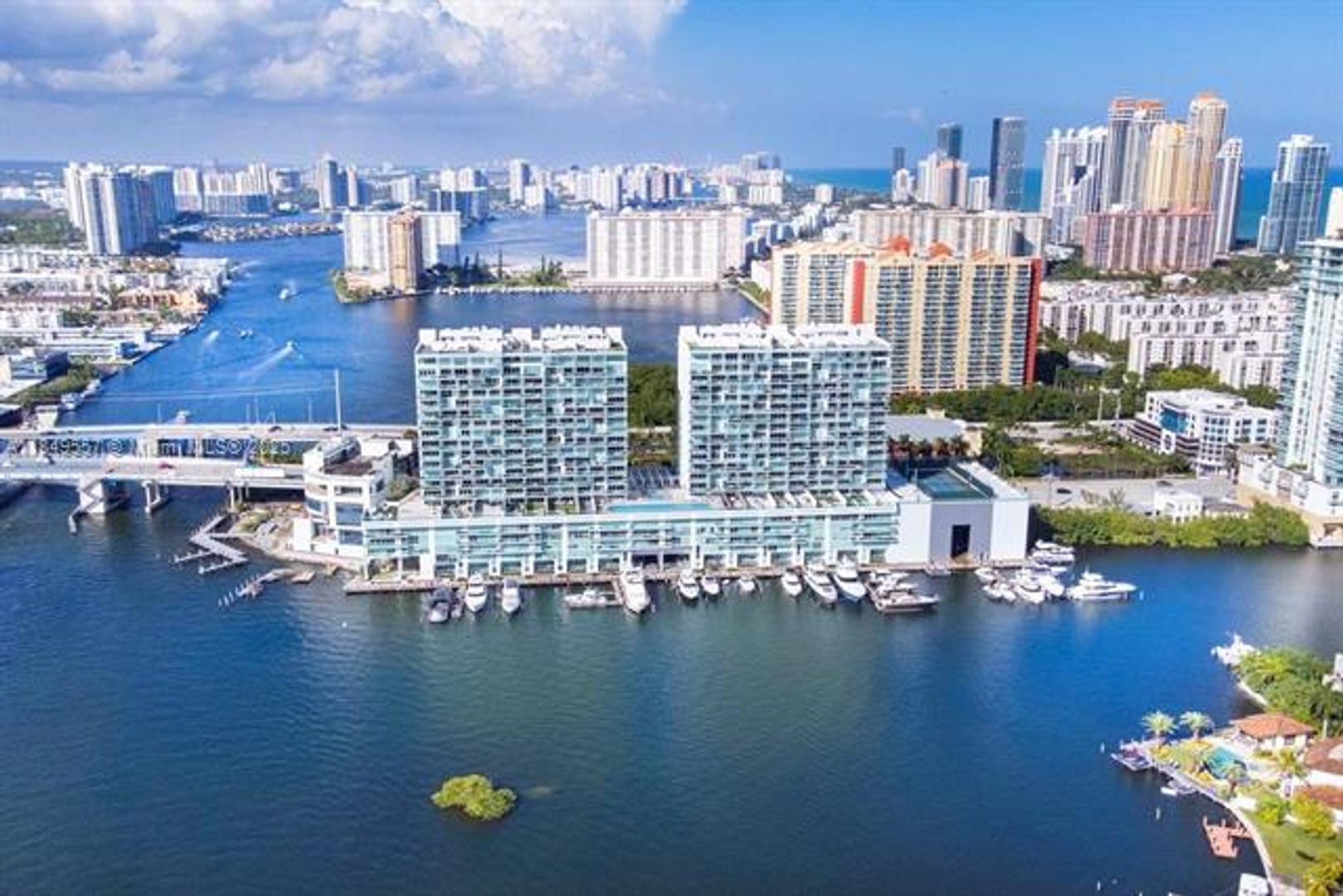 SUNNY ISLES BEACH Apartment: 400 Sunny Isles Blvd unit 1819