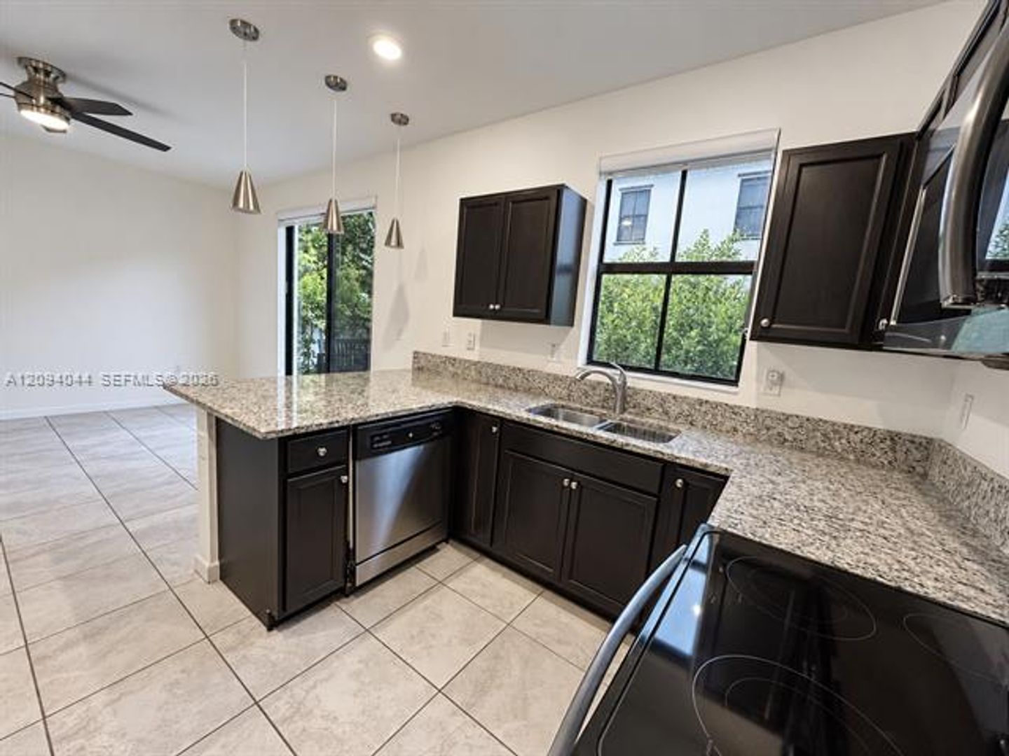 Hialeah Townhome: 10306 W 33rd Ln th 10306