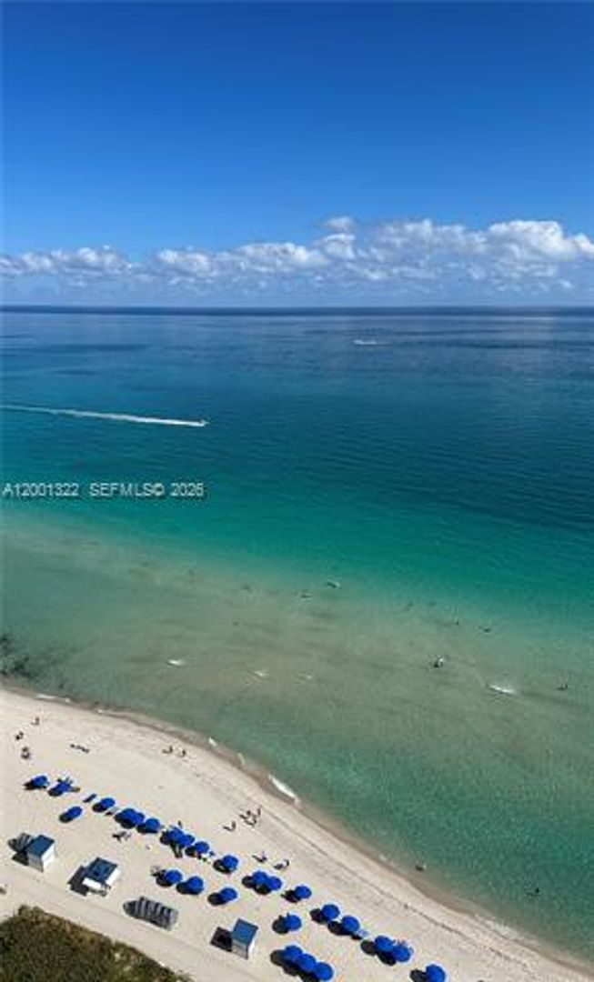 MIAMI BEACH Apartment: 6365 Collins Ave appt 2702