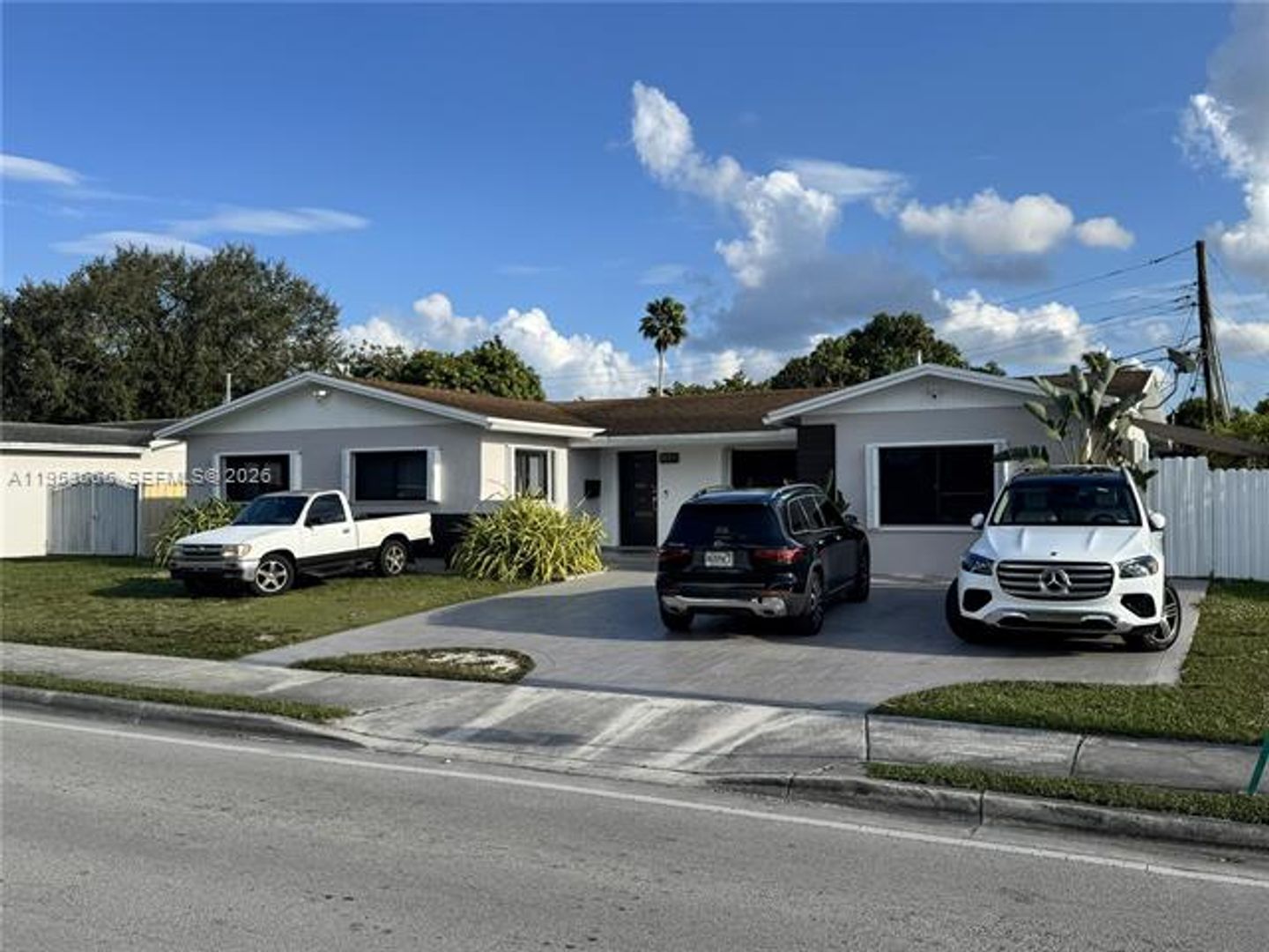 MIAMI House: 10394 Fairway Heights Blvd