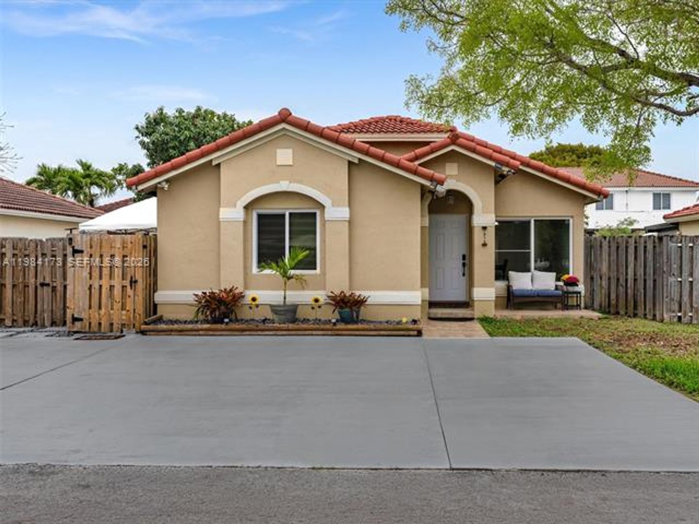 HIALEAH House: 7879 NW 193rd Ter