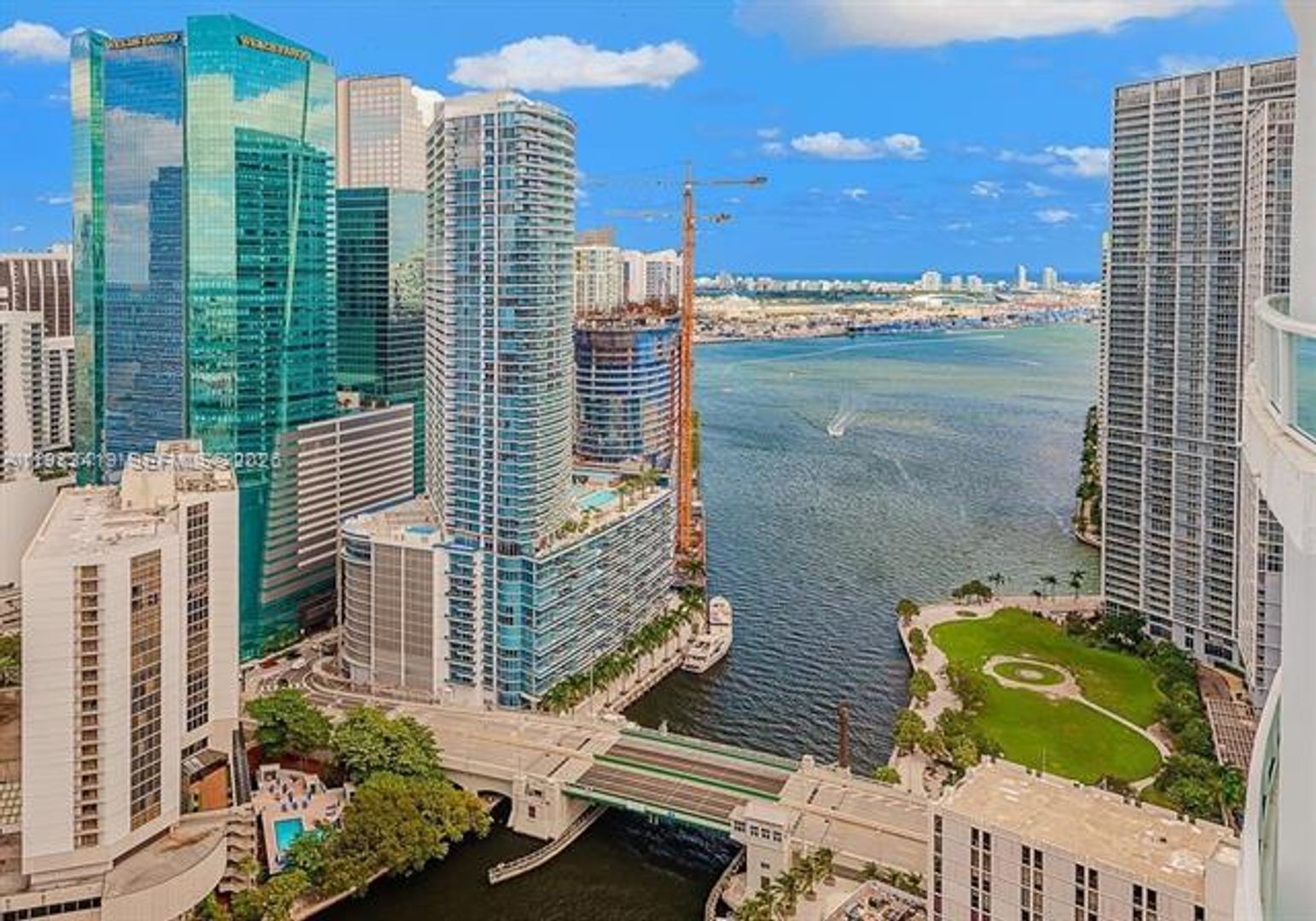 MIAMI Apartment: 41 SE 5th St # 2417