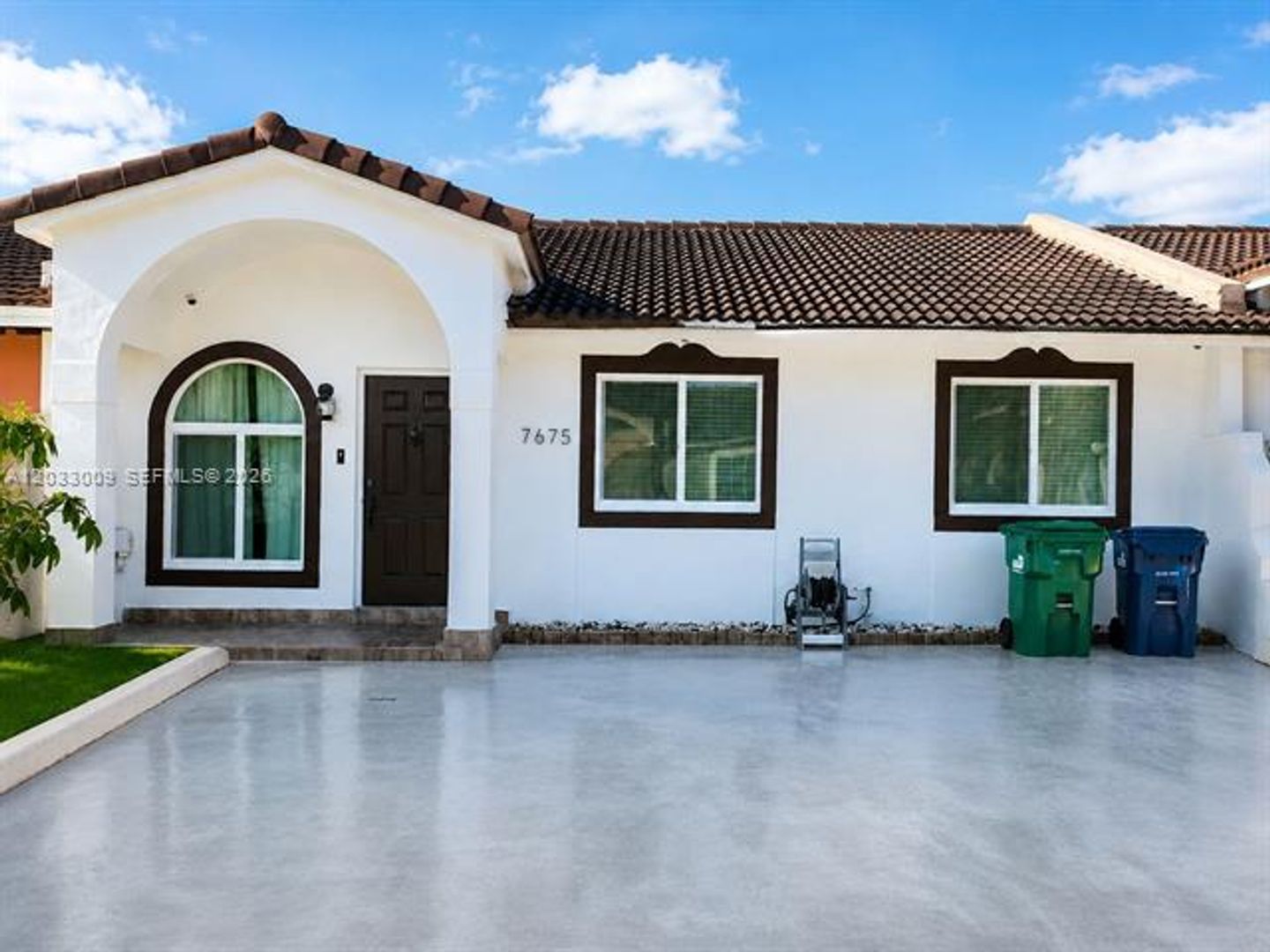 Hialeah Townhome: 7675 NW 181st St