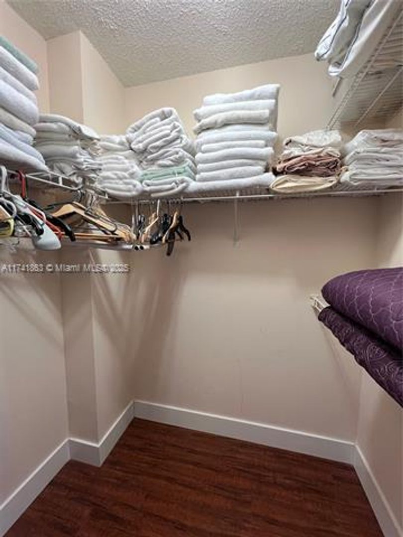 MIAMI BEACH Apartment: 90 Alton Rd UNIT 2110