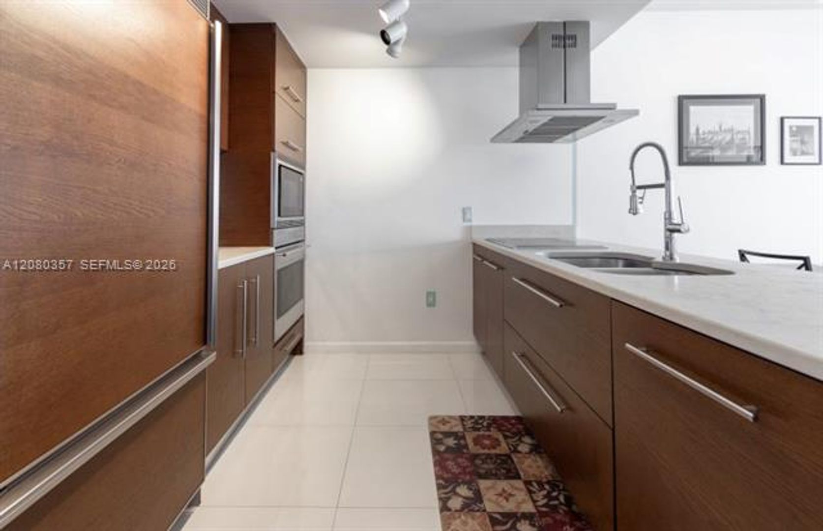 Miami Condo: 485 Brickell Ave cu-2606
