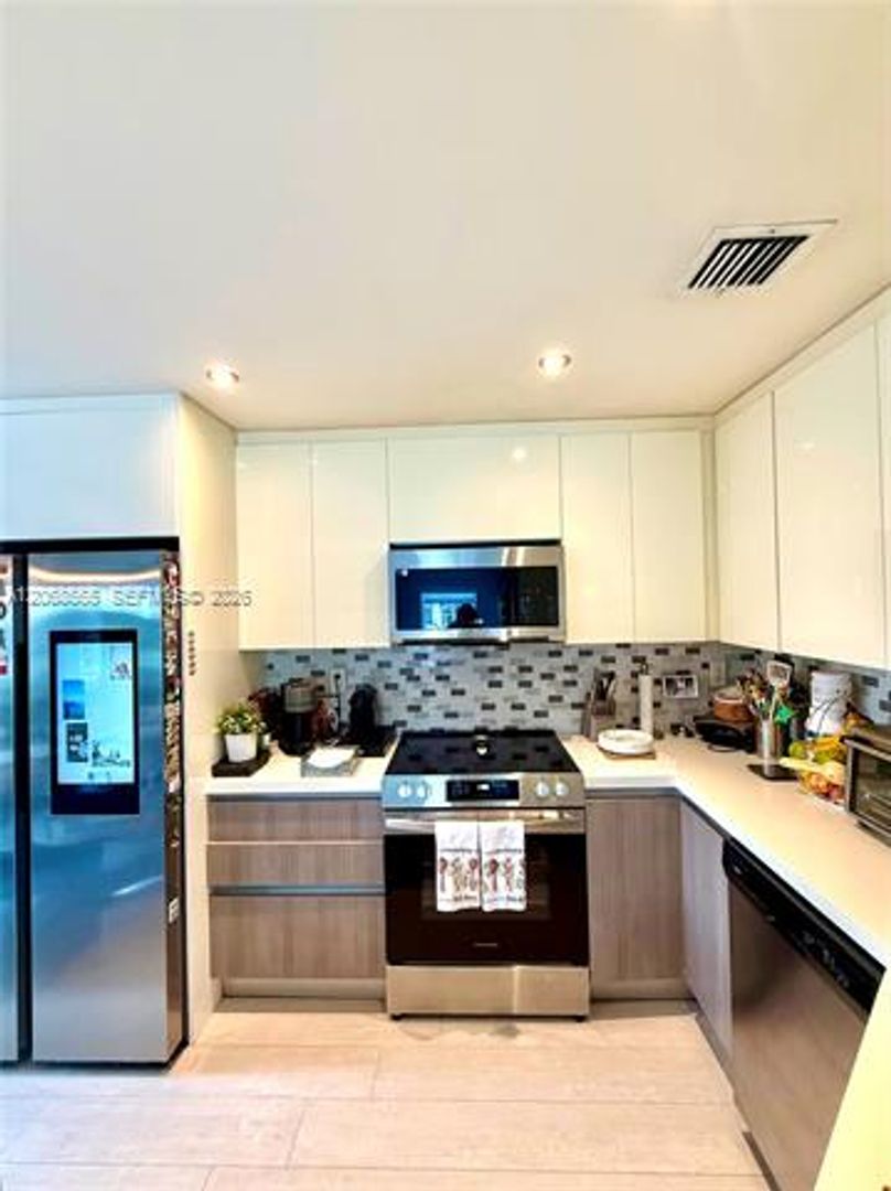 Doral Townhome: 5042 NW 114 Ct th 5042
