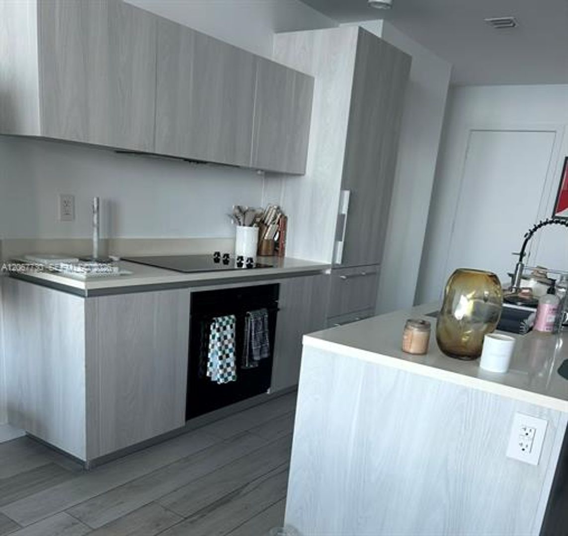 Miami Condo: 480 NE 31st St cu-905