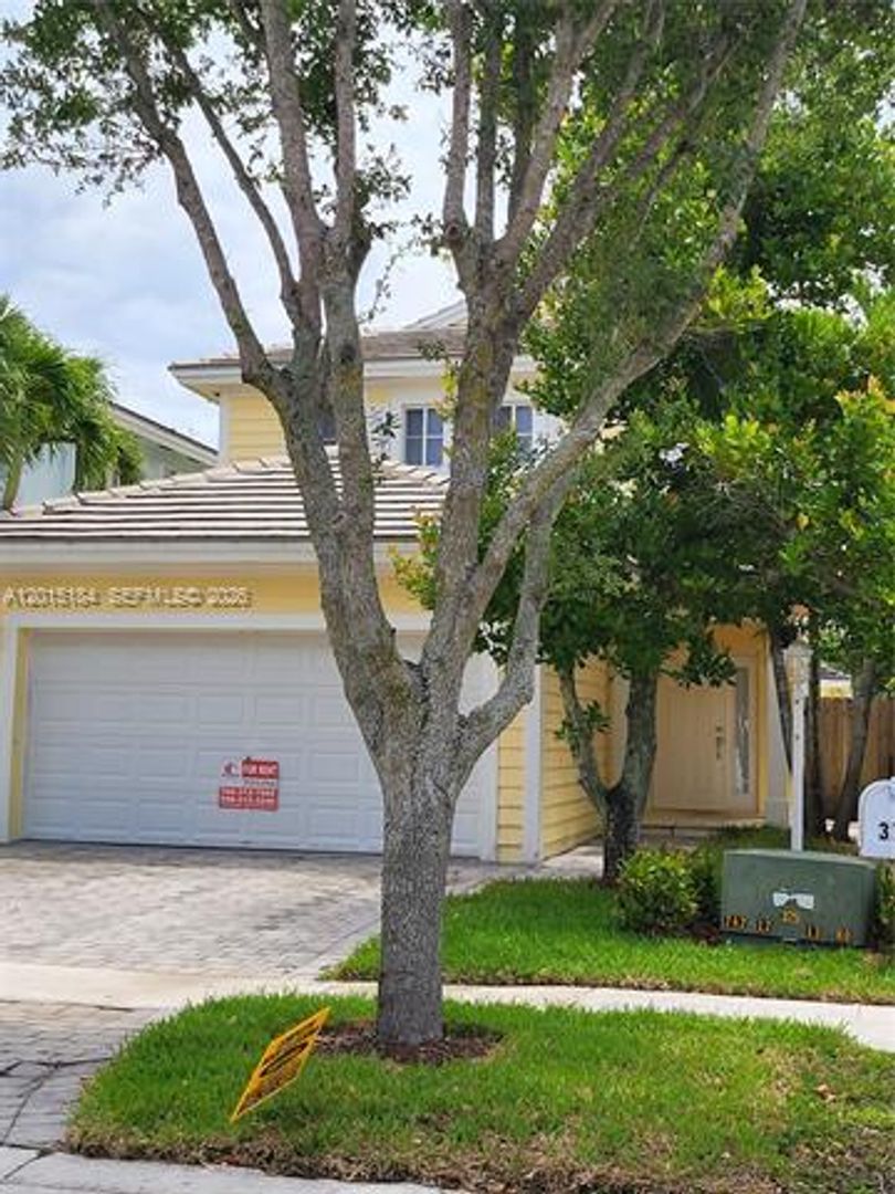 Homestead House: 379 NE 34th Ave