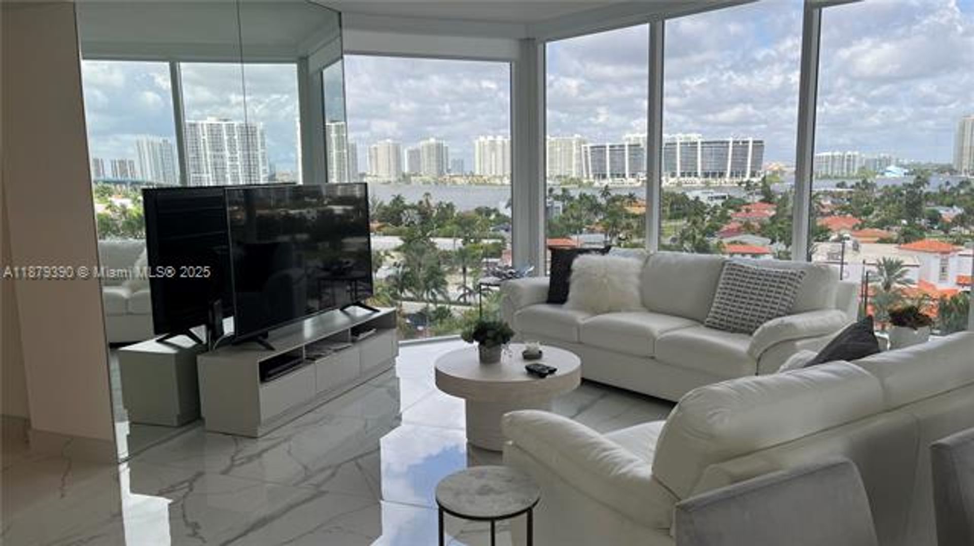 SUNNY ISLES BEACH Apartment: 18671 Collins Ave appt 804