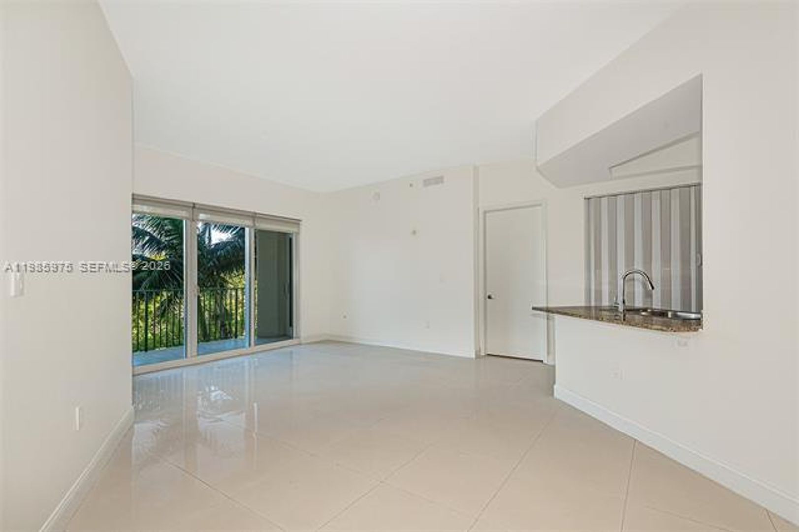 Aventura Condo: 20000 E Country Club Dr #412