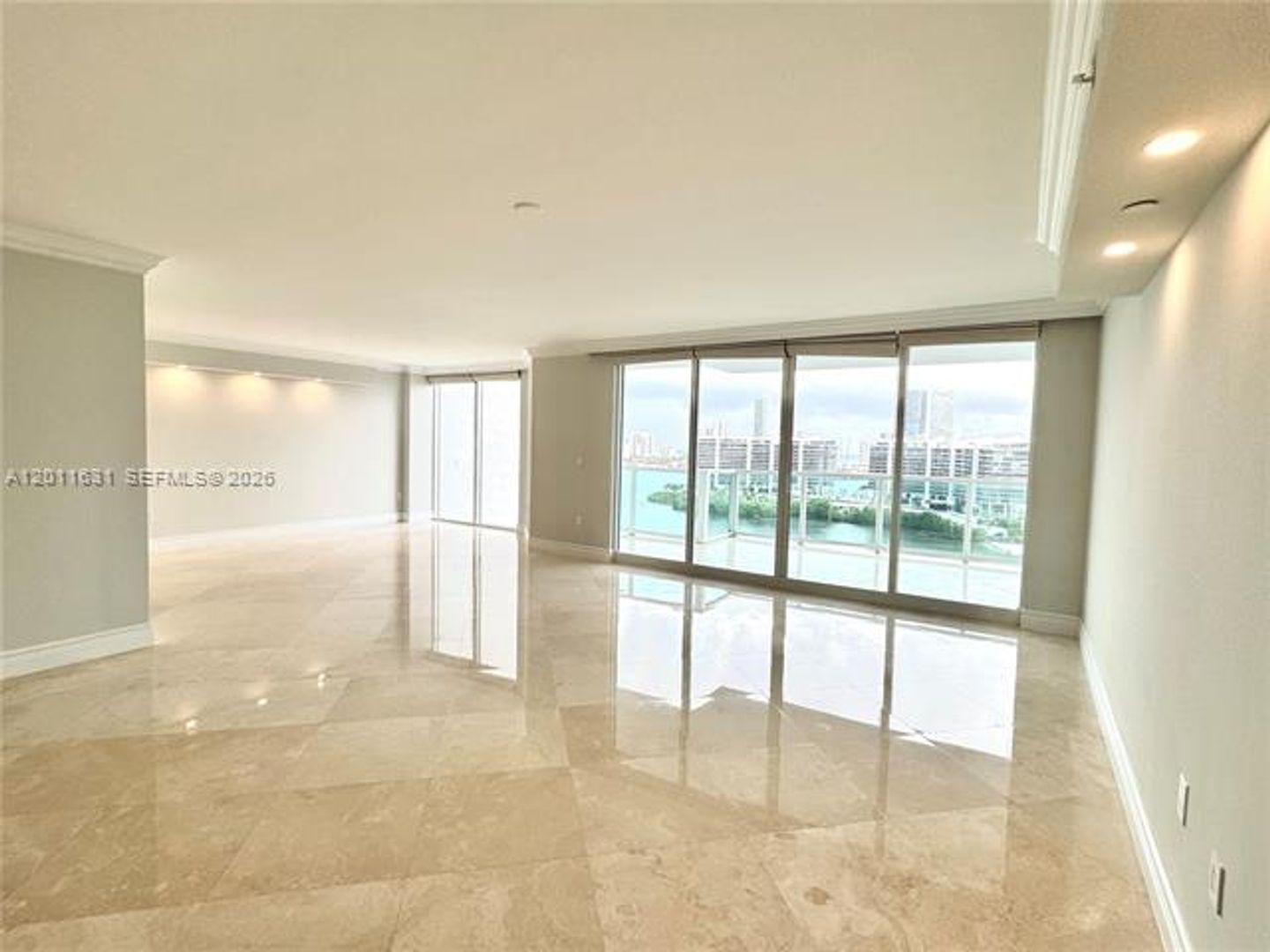 AVENTURA Apartment: 3201 NE 183rd St # 1805